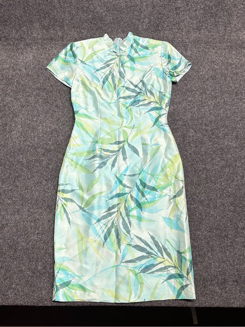 Vintage silk qipao Cheongsam dress mandarin collar frog buttons bamboo Asian